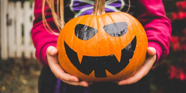 Fiesta de Halloween en el Distrito Cerro-Amate