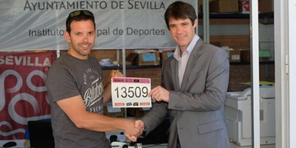 (02/06/2017) Más de 8.700 corredores toman la salida en la Carrera Popular del Parque de Miraflores, cuarta cita del circuito #Sevilla10 que roza los 38.000 inscritos