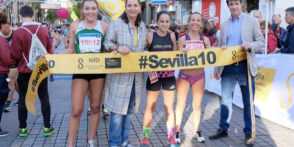 11.000 corredores participan en la Carrera Popular Coca Cola-Casco Antiguo, última cita del calendario #Sevilla10