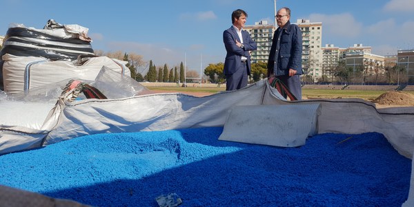 Arrancan las obras de la nueva pista de atletismo del Polideportivo San Pablo, que será de color azul