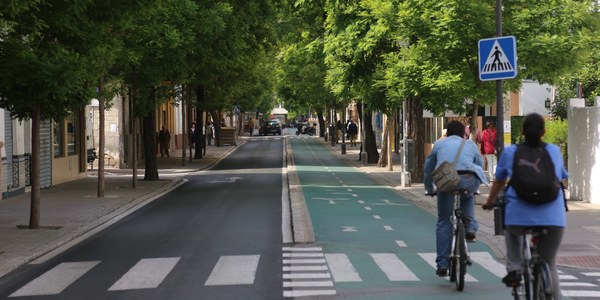 El Ayuntamiento reurbanizará la Avenida de la Cruz Roja con un modelo accesible y sostenible, que mantendrá el carril bici y la circulación del transporte público y que abarcará hasta las calles Doctor Jiménez Díaz y Manuel Villalobos
