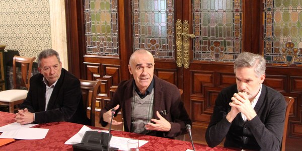 Ayuntamiento y Altadis organizarán unas jornadas de participación y consensuarán un proyecto para la puesta en uso de la fábrica de tabaco que garantice equipamientos, un proyecto innovador y un paseo fluvial de acuerdo con los criterios aprobados por la Comisión de Patrimonio