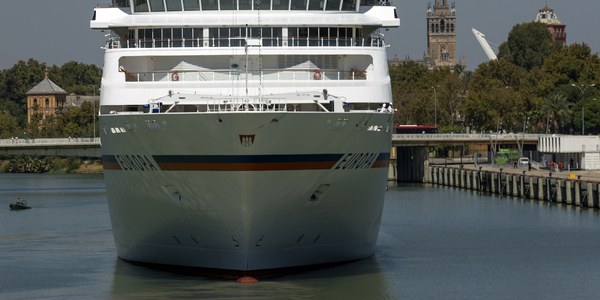 Ayuntamiento y Puerto de Sevilla cierran una veintena de reservas de escalas para los próximos tres años en la principal feria mundial de cruceros