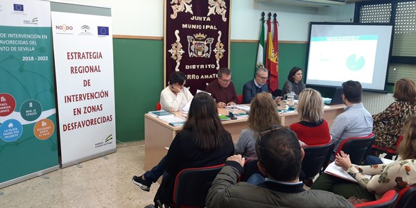 Casi 90 entidades vecinales y sociales más servicios municipales, centros educativos y administraciones evalúan en los barrios el Plan Local de Zonas Desfavorecidas