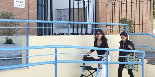 El Ayuntamiento culmina obras de mejora de la accesibilidad en la sede del Distrito San Pablo-Santa Justa y el Hogar Virgen de los Reyes