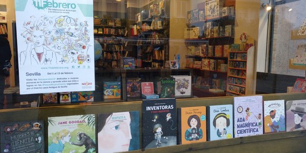 El Distrito Casco Antiguo celebra el Día Internacional de la Mujer y la Niña en la Ciencia con paseos guiados por una ruta de escaparates que estarán dedicados la conmemoración de esta jornada