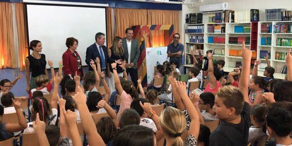 El alcalde destaca la apuesta municipal por los colegios con una inversión de tres millones de euros en marcha este año y el plan de eficiencia energética con 13,6 millones de euros en 21 colegios que se encuentra en tramitación