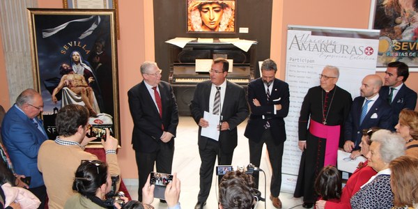 El Ayuntamiento acoge hasta el próximo 24 de marzo la exposición colectiva de pintura ‘Universo Amarguras’ con motivo de la conmemoración del centenario de esta marcha
