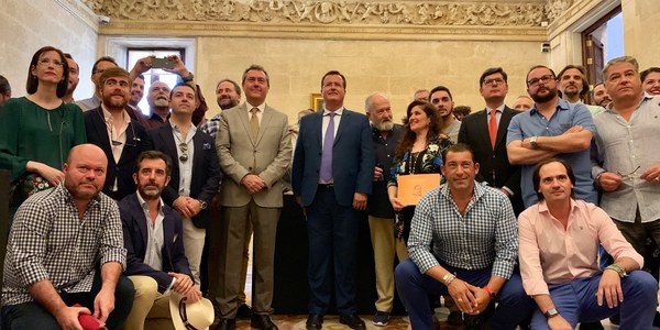 El Ayuntamiento acoge una exposición sobre Martínez Montañés que reúne a 45 artistas para ofrecer su visión sobre la obra del imaginero con motivo del 450 aniversario de su nacimiento