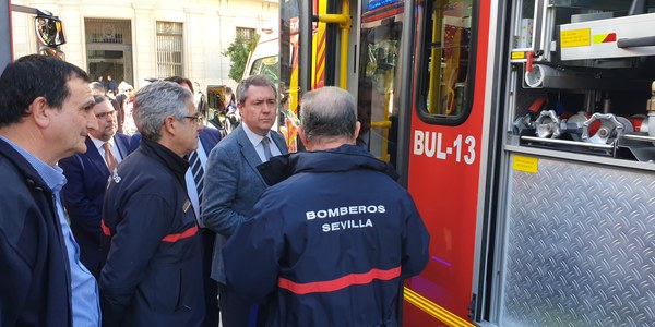 El Ayuntamiento adquiere cuatro nuevos vehículos que se incorporan al parque de Bomberos de Sevilla tras una inversión de 1,7 millones