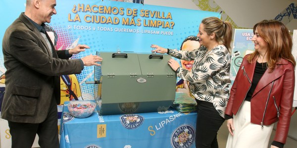 El Ayuntamiento amplía la implantación de la recogida de biorresiduos y la red de ecopuntos ante su buen funcionamiento y pone en marcha un programa de inversión de Lipasam de 1,4 millones de euros en el distrito Norte a través de fondos Edusi