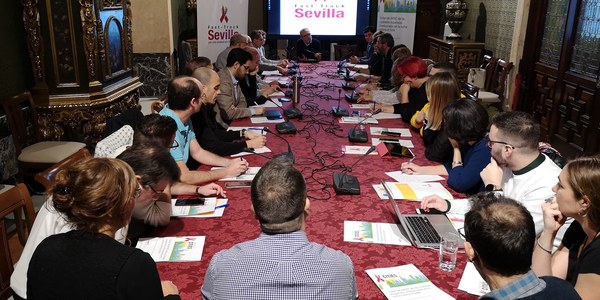 El Ayuntamiento comparte con otras ciudades españolas su experiencia de coordinación de estrategias de lucha contra el ViH/sida que incluye a los sistemas sanitario y educativo y a los distintos colectivos sociales