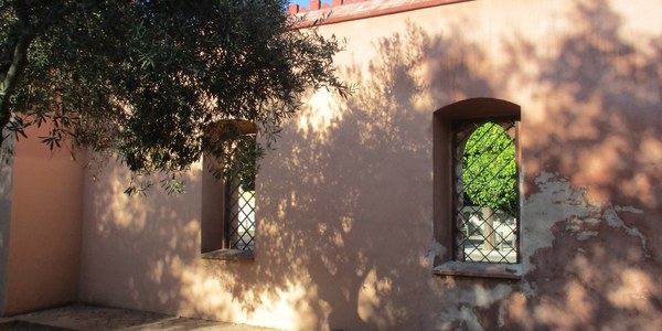 El Ayuntamiento de Sevilla ejecuta las obras de conservación del muro de cerramiento lateral y las portadas de los Jardines de la Buhaira