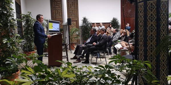 El Ayuntamiento impulsa el primer Plan Director del Arbolado de la ciudad con los objetivos de aumentar un 25% la masa arbórea, reducir al 3 % los alcorques vacíos, crear un cinturón verde e incrementar la biodiversidad hasta alcanzar las 300 especies