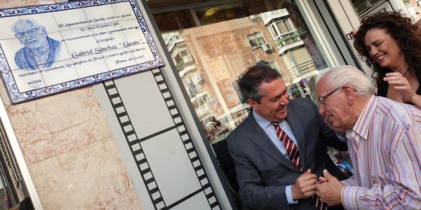 El Ayuntamiento incorporará el archivo fotográfico de Gabriel Sánchez ‘Gasán’ a la hemeroteca municipal