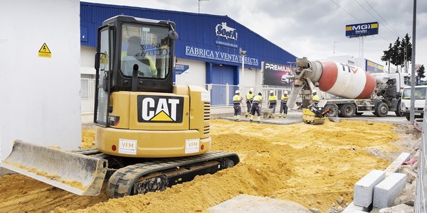 El Ayuntamiento inicia las obras que eliminarán las zonas terrizas que aún quedan en la Avenida de Montes Sierra para generar un itinerario peatonal accesible hacia el Parque Industrial Carretera Amarilla