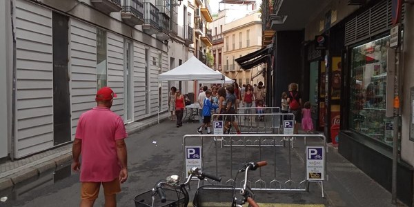 El Ayuntamiento instalará aparcabicis para más de 300 bicicletas durante la celebración del Monkey Week SON Estrella Galicia, que arranca mañana su 11ª edición en el entorno de la Alameda con más de 160 conciertos y showcases