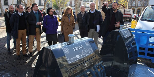 El Ayuntamiento invierte 370.000 euros en la renovación y ampliación de los contenedores soterrados de Alameda, Pumarejo y Santa María la Blanca