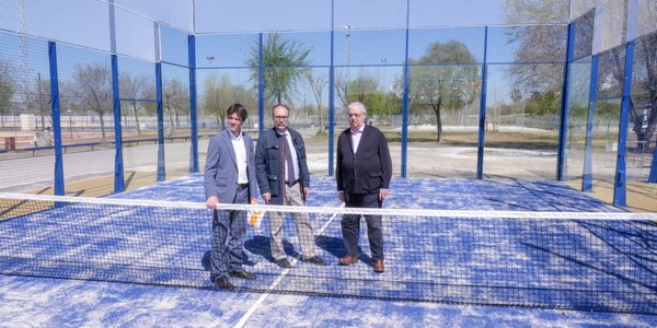 El Ayuntamiento pone en servicio las nuevas pistas de pádel del Centro Deportivo Vega de Triana