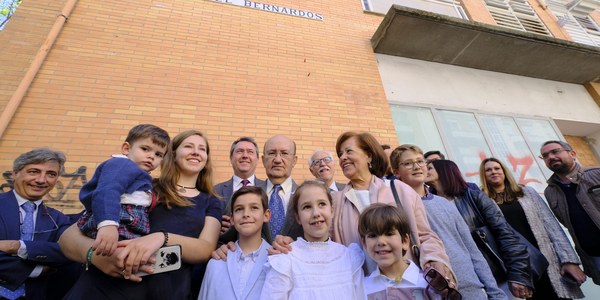 El Ayuntamiento reconoce al Doctor Ángel Bernardos, pionero en los transplantes de hígado que tendrá una calle en el distrito Sur