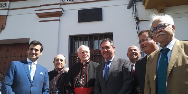 El Ayuntamiento rotula el tramo de Placentines donde se encuentra el Palacio Arzobispal como calle Cardenal Carlos Amigo