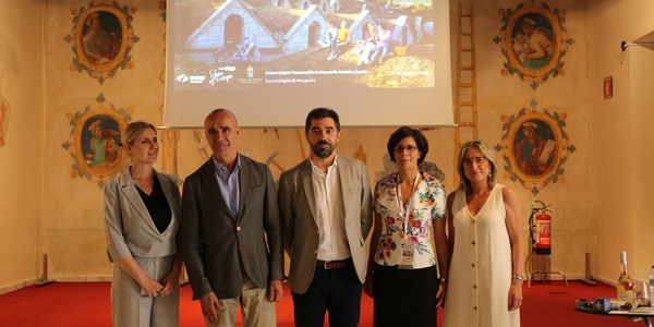 El Ayuntamiento y la Agencia de Turismo de Hungría organizan una acción promocional conjunta para impulsar el vuelo Sevilla-Budapest puesto en marcha el pasado mes de mayo