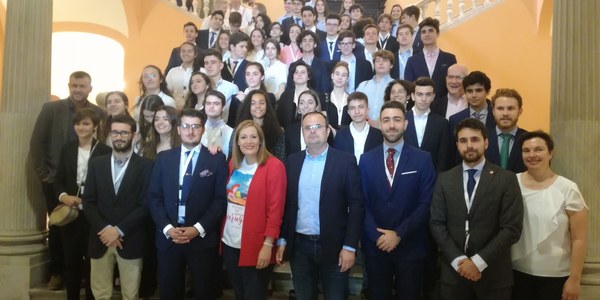 El Buen Pastor y un alumno de Altair se alzan con los premios del I Concurso de debate escolar Ciudad de Sevilla para el alumnado de centros educativos de secundaria