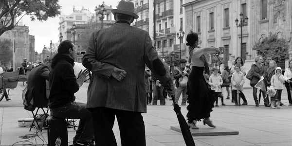 El Espacio Santa Clara acoge a partir del 16 de mayo la muestra ‘La calle revelada’, de José Luis Tirado, con fotografías realizadas  entre 2014 y 2019