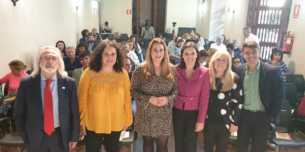 El Palacio Marqueses de la Algaba acoge el I seminario Encuentros en Sevilla con la participación de la comunidad educativa