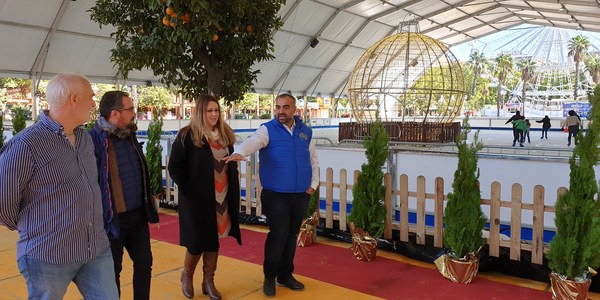 El Prado de San Sebastián acoge el parque de atracciones Sevilla On Ice con noria, una de las pistas de hielo más grandes del país y la Casa de los Reyes Magos como novedad