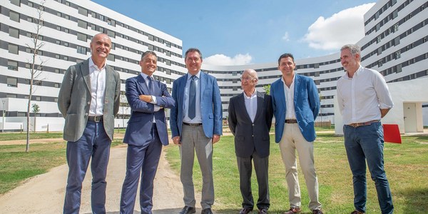 El proyecto residencial de Hacienda Rosario en Este-Alcosa-Torreblanca con una inversión de 190 millones de euros avanza con la culminación de zonas verdes y espacios comunes y la entrega de las primeras viviendas