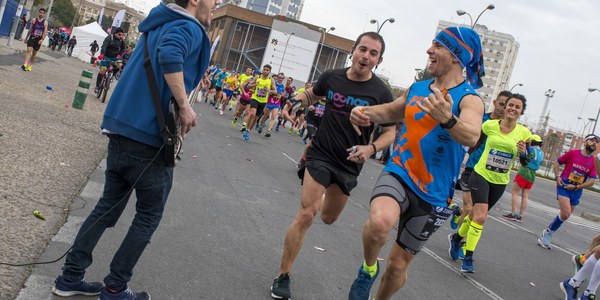 El Zúrich Maratón Sevilla tendrá más puntos de animación en la vuelta de su recorrido al corazón de la ciudad