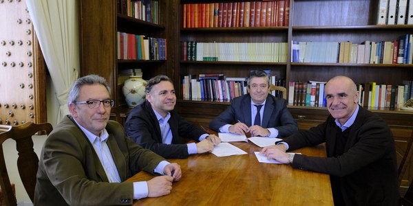 Emvisesa y la Gerencia de Urbanismo suscriben un convenio que permite la permuta entre inquilinos de sus respectivos parques de viviendas