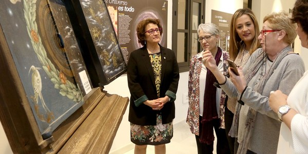 Exposición "Con A de Astrónomas"