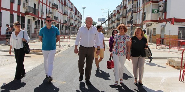 Finalizada la reurbanización integral y renovación de redes de abastecimiento y saneamiento de las calles José  Muñoz San Román y Maestro  Tejera en el barrio de Torreblanca