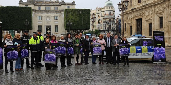 La campaña ‘Raíces moradas, brotes de igualdad’ que el Ayuntamiento pone en marcha con motivo del Día Internacional contra la Violencia de Género traslada una imagen de esperanza en la lucha contra esta lacra social