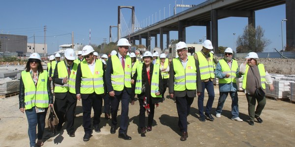 La Junta de Gobierno aprueba el convenio de colaboración público-privada con el Grupo LAR para la próxima puesta en servicio de la nueva pasarela ciclopeatonal que une Palmas Altas con Bermejales y Heliópolis
