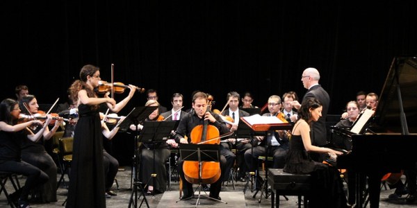 La Orquesta Bética de Cámara lleva al Turina la Belle Epoque con Manu Brazo como solista y Michael Thomas a la batuta