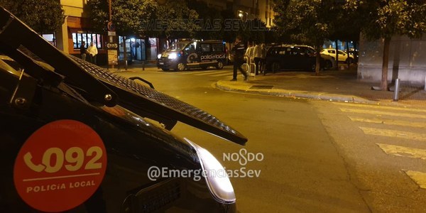 La Policía Local de Sevilla precinta un establecimiento e interpone ocho denuncias a locales y 75 por consumo de alcohol en la vía pública