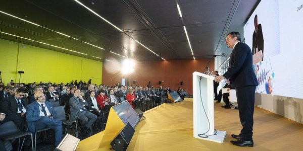 Las smart cities y la inclusión social, claves de la primera jornada del Foro de Gobiernos Locales que entrega los premios Golden Experience a la excelencia de ciudades e instituciones