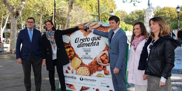 Lipasam, la APP ElTenedor y Ecovidrio ponen en marcha la campaña ‘El reto que alimenta’ con  el objetivo de reciclar cinco toneladas de vidrio que se traducirán en donaciones para el Banco de Alimentos de Sevilla