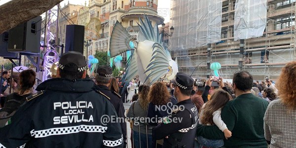 El operativo policial de la tarde de ayer y la pasada madrugada se saldó con 110 prueba de alcoholemia, todas ellas negativas, el precinto de dos locales y el buen funcionamiento del pasacalles ‘Abismos’, sin incidencias destacables pese a la gran afluencia de público