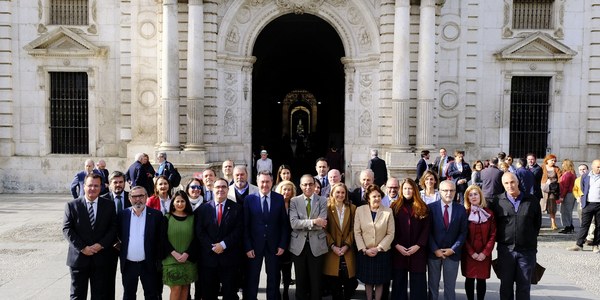 El Pleno del Ayuntamiento aprueba por primera vez un plan estratégico consensuado con entidades empresariales, sindicatos,  universidades, Parque Tecnológico Cartuja, Puerto, Diputación, Junta de Andalucía y Gobierno central