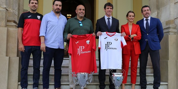 Recepción del Triana Fútbol Sala en el Ayuntamiento de Sevilla