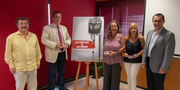 Tussam colabora con el Centro de Transfusión, Tejidos y Células de Sevilla con una campaña de publicidad en sus autobuses