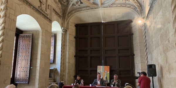 Victoria León recoge el IX Premio Iberoamericano de Poesía Hermanos Machado en el marco de la celebración de la Feria del Libro de Sevilla