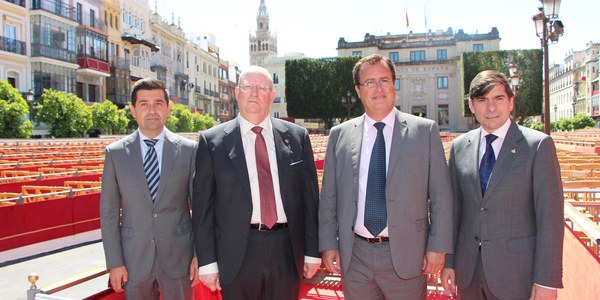 Visita a los palcos de la Carrera Oficial de la Semana Santa 2019