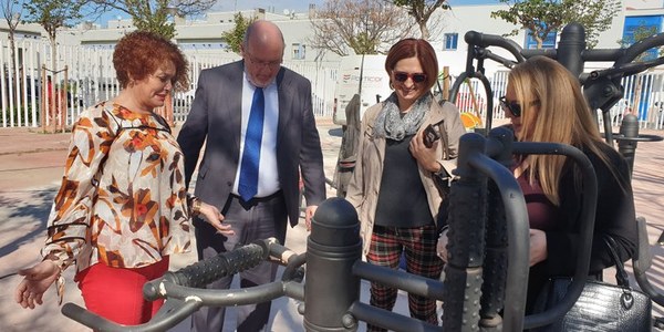 El Ayuntamiento invertirá 110.000 euros para construir una amplia zona de juegos infantiles en el parque de la calle Periodista Juan Tribuna en Sevilla Este