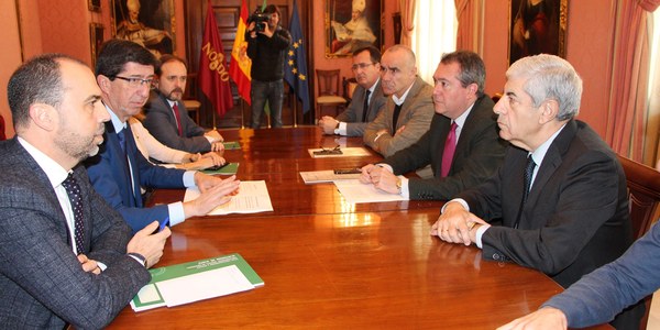 El Ayuntamiento y la Junta acuerdan impulsar la Ciudad de la Justicia en Palmas Altas tras evaluar las conclusiones del estudio de movilidad y ejecutarán de forma conjunta un programa de actuaciones en paralelo a las obras de adecuación