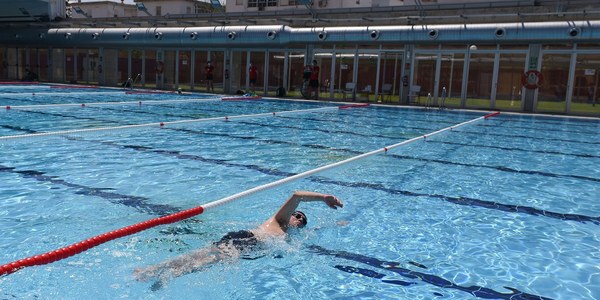 El Ayuntamiento inicia la campaña de verano en las piscinas municipales para baño social, recreativo y campus de verano desde el 1 de julio con aforo limitado y siguiendo las recomendaciones sanitarias